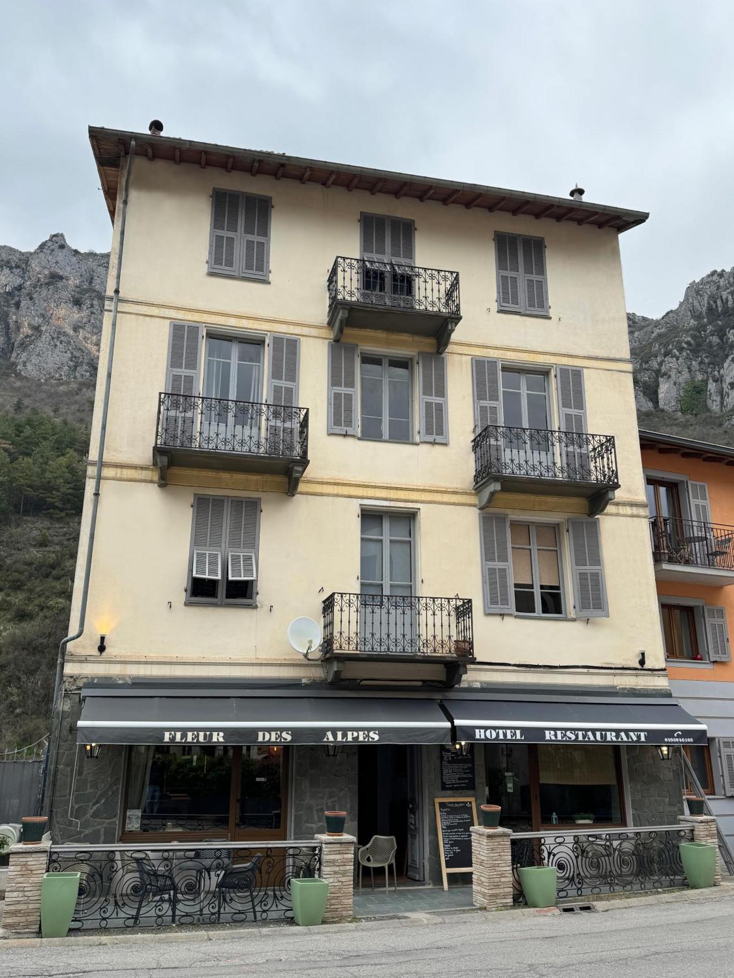Hotel Fleur Des Alpes La Brigue Exterior photo